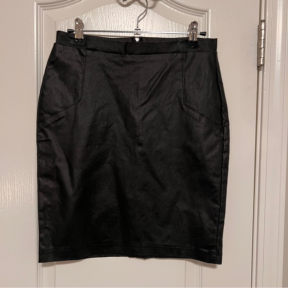 Windsor Dresses & Skirts - Windsor Black Pencil Skirt